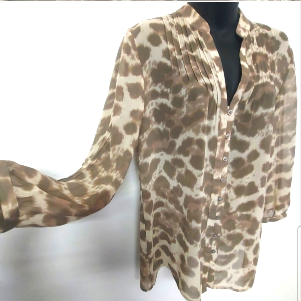 🐆Banana Republic Big Cheetah Print Blouse, Size S🐆